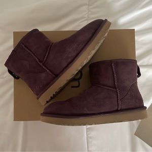 UGG Classic Mini II Size 8
